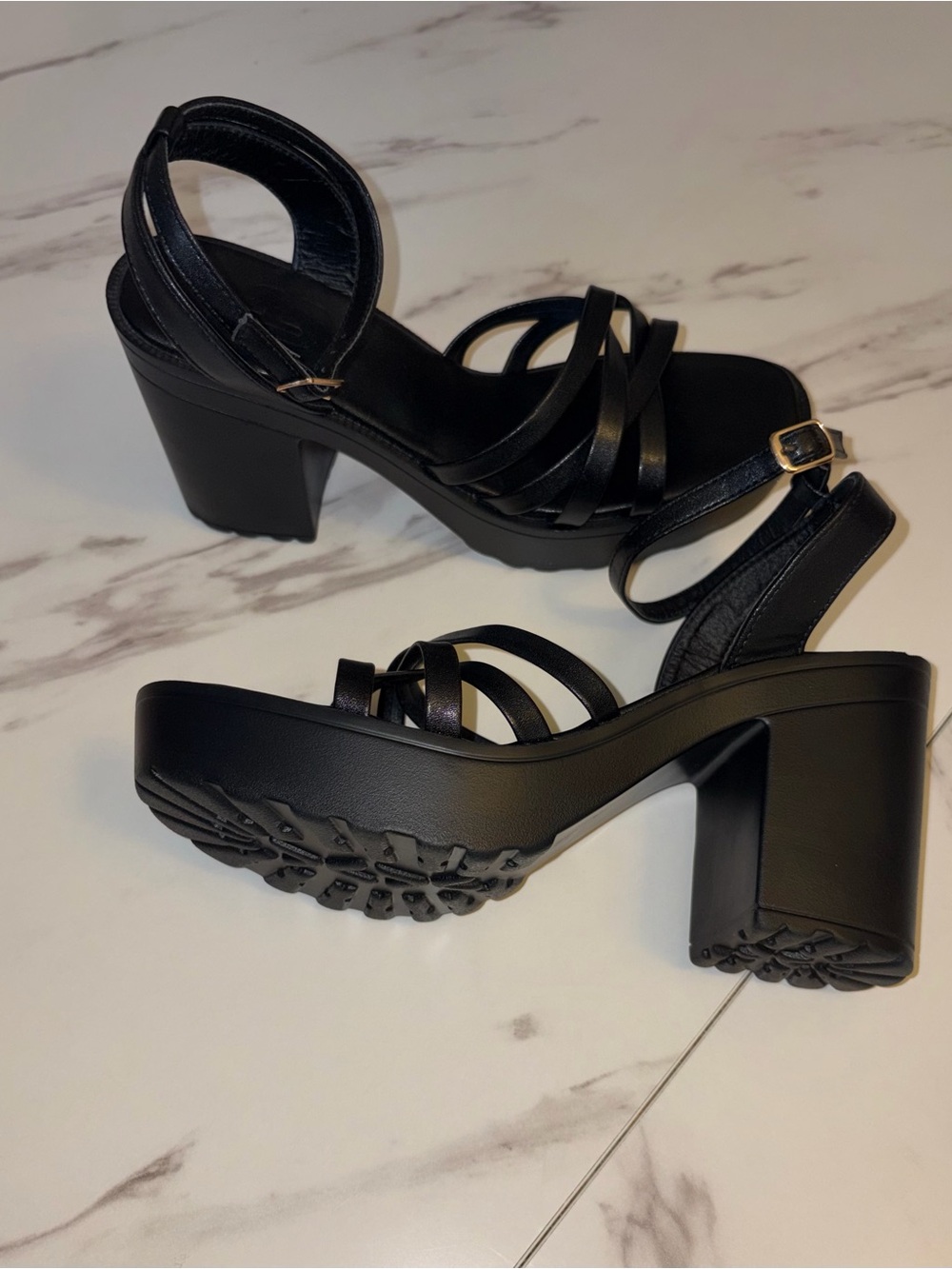 Cuccoo Black Chunky Platform heels NWT Size 38